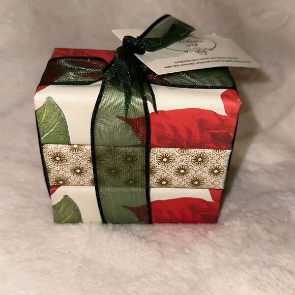 Alchimia Soap Rose Moisturizing Christmas Holiday Poinsettia Wrapped set 3 Soaps - Picture 1 of 5